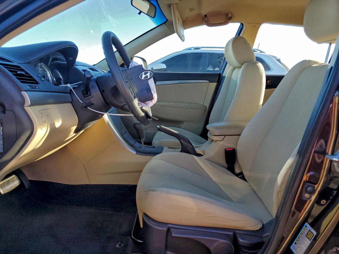 Hyundai SONATA Gls Image 12