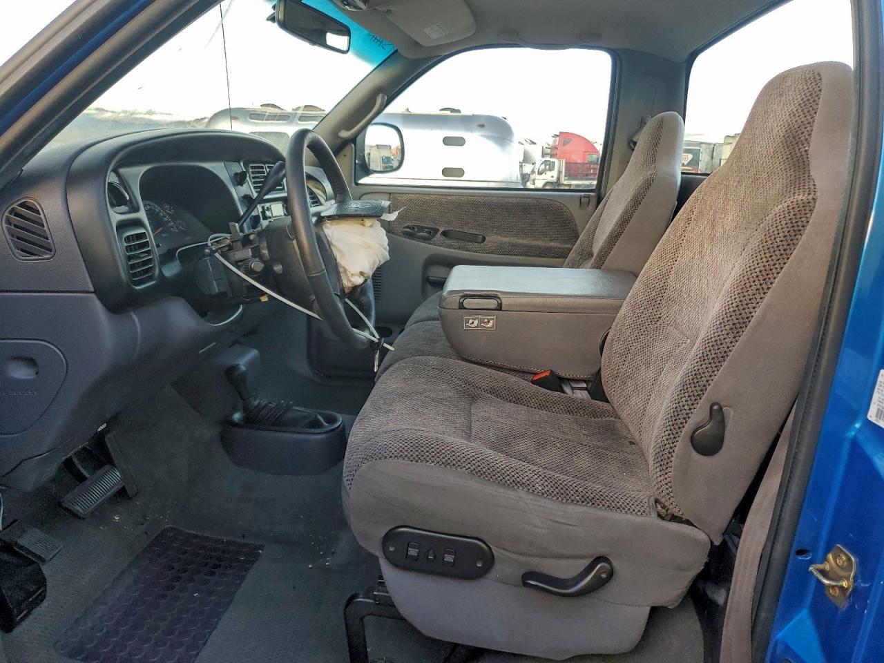 Dodge Ram 2500 Image 2