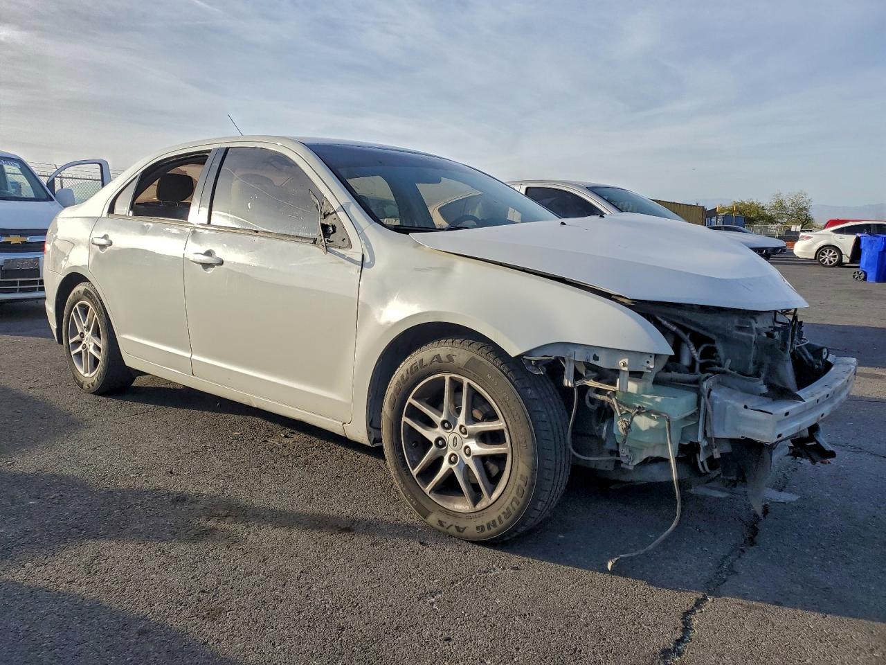 Ford Fusion S Image 4