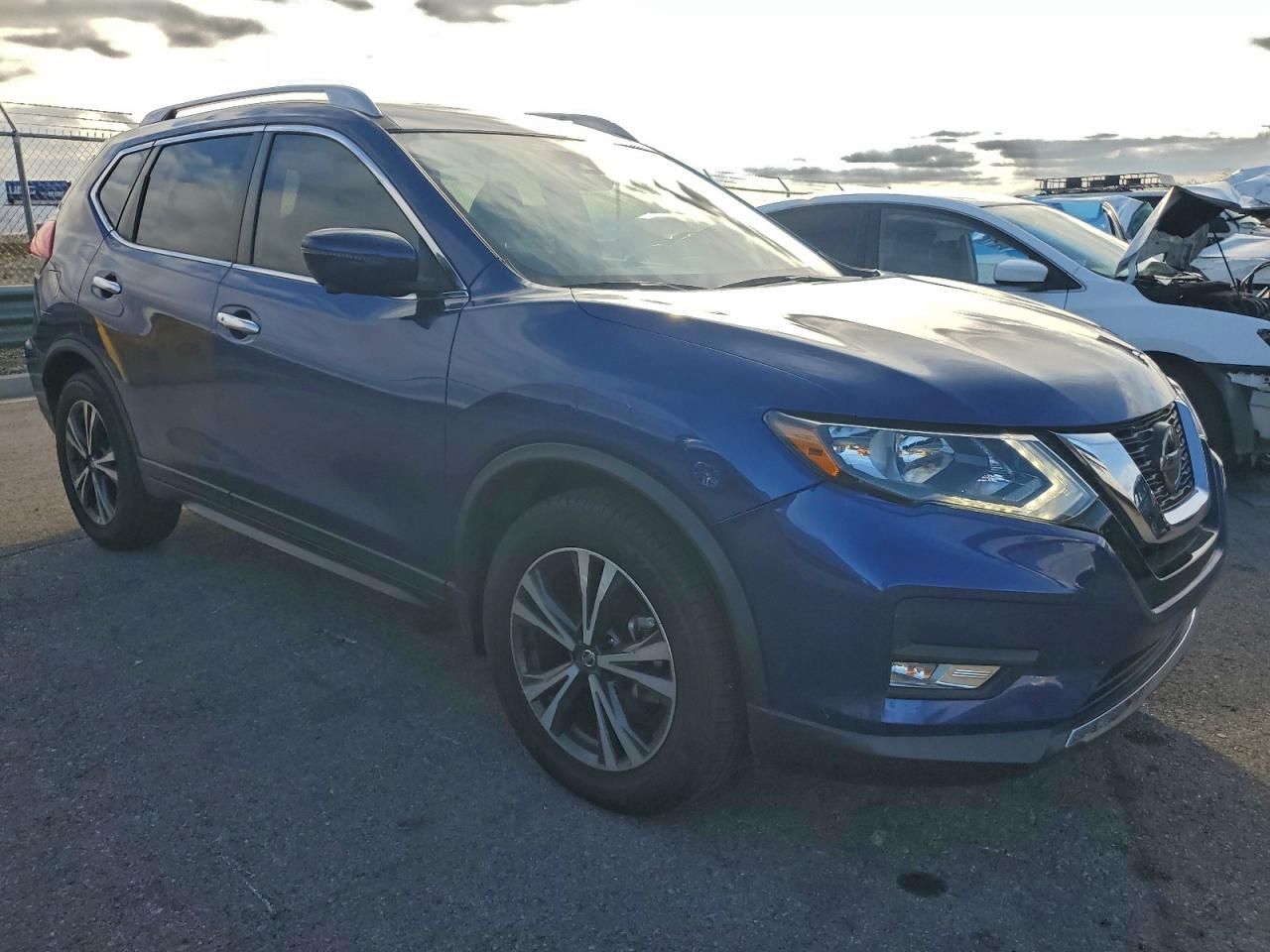 Nissan Rogue S Image 6