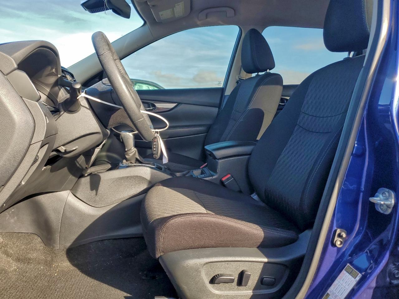 Nissan Rogue S Image 13