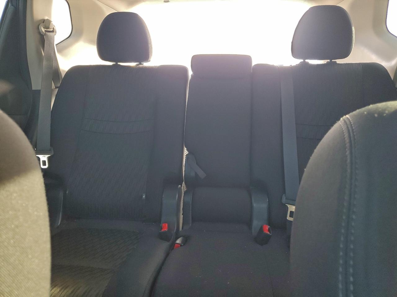 Nissan Rogue S Image 2