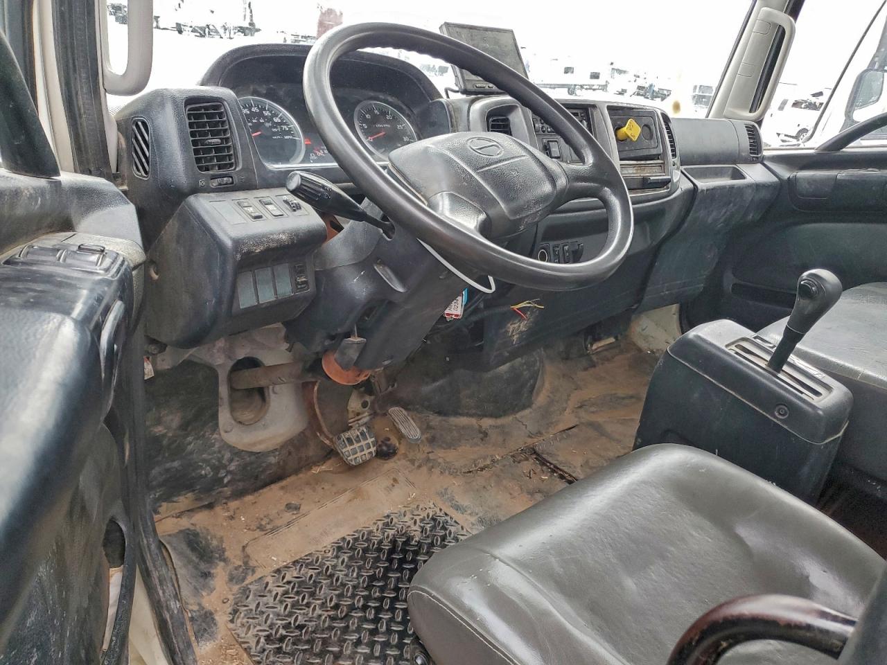 Hino 258 268 Image 9