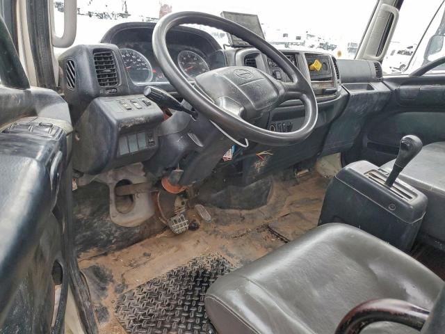 Hino 258 268 Image 9