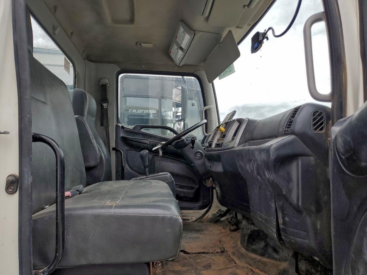 Hino 258 268 Image 10