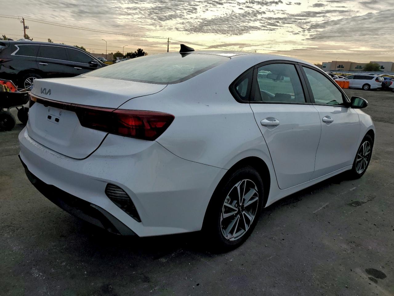 Kia Forte Lx Image 9