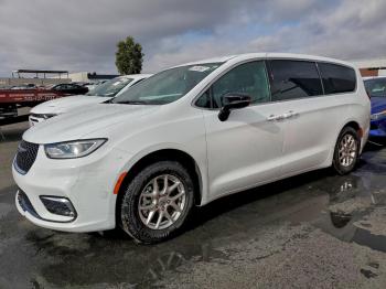  Salvage Chrysler Pacifica