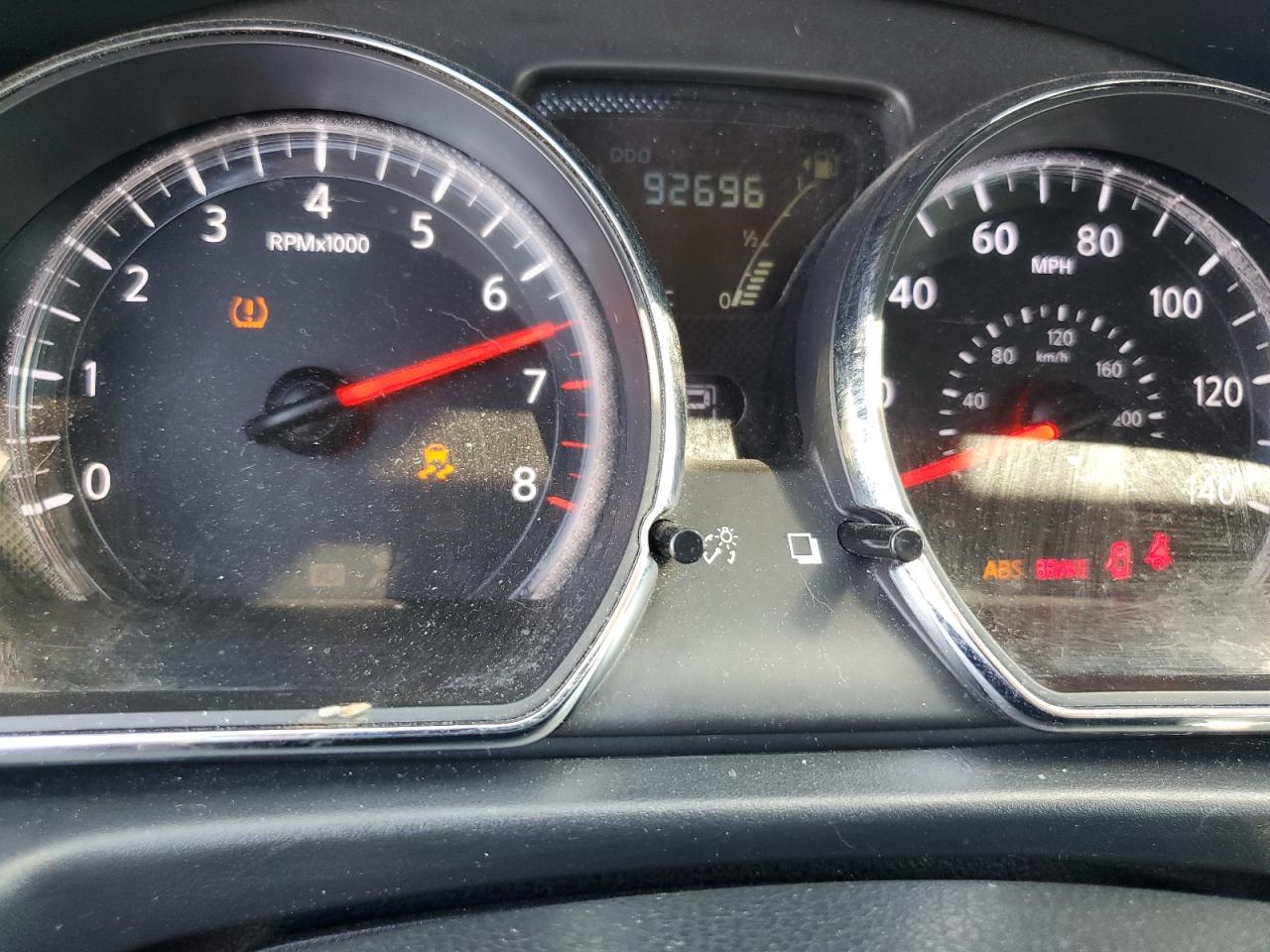 Nissan Versa S Image 11