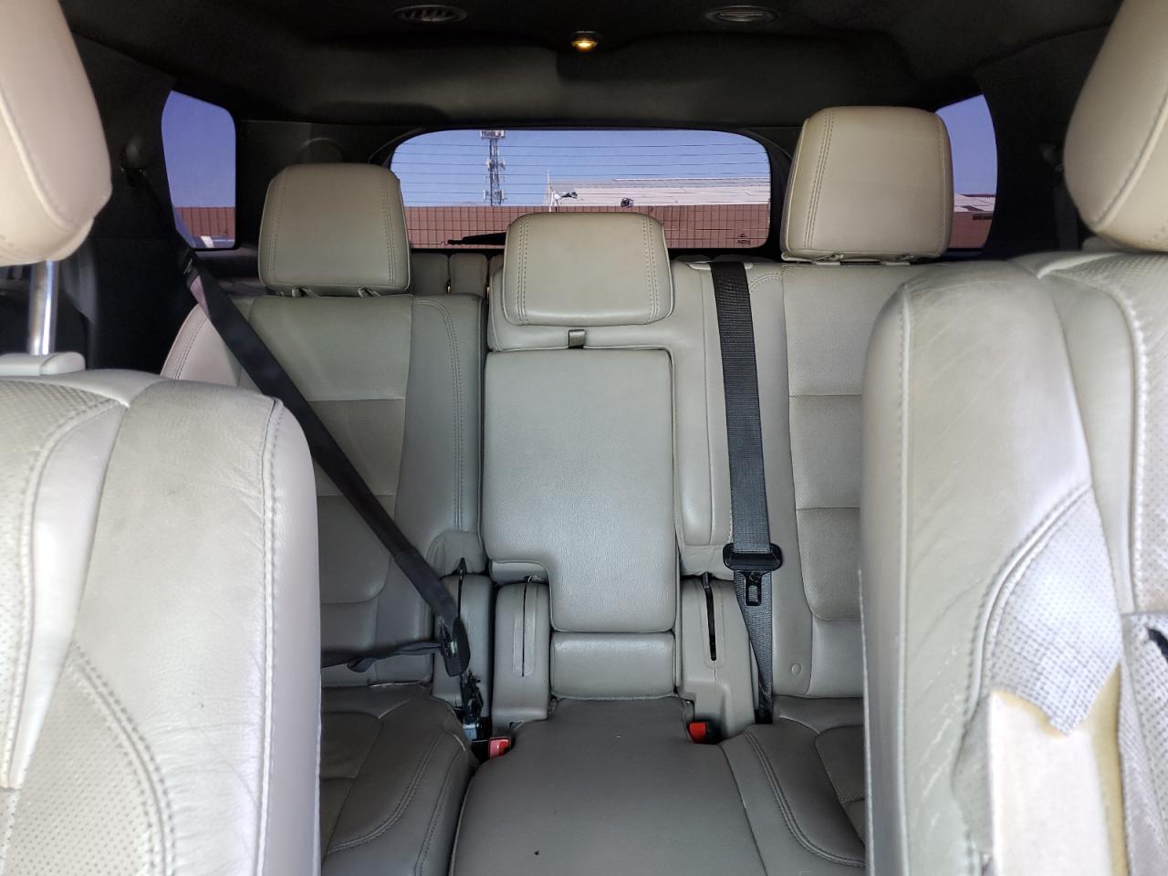 Ford Explorer Limited Image 6