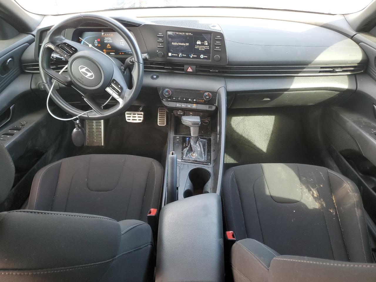 Hyundai ELANTRA Sel Sport Image 10