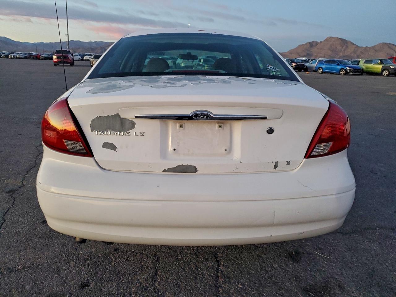 Ford Taurus Lx Image 3