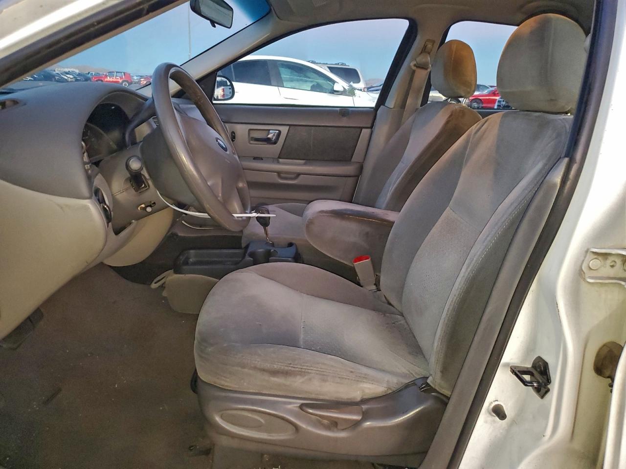 Ford Taurus Lx Image 7