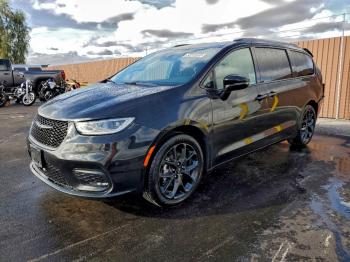  Salvage Chrysler Pacifica