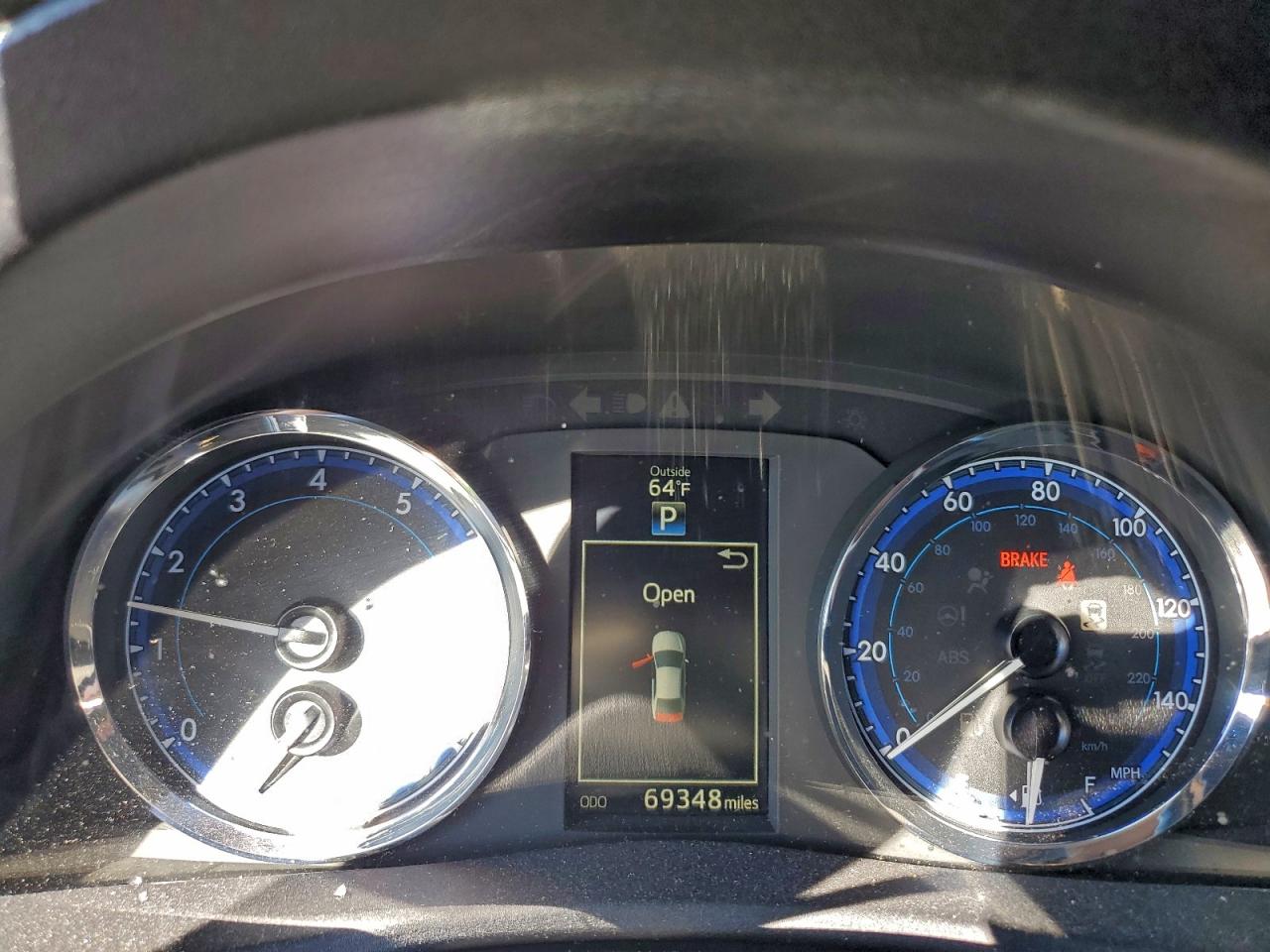 Toyota Corolla L Image 4