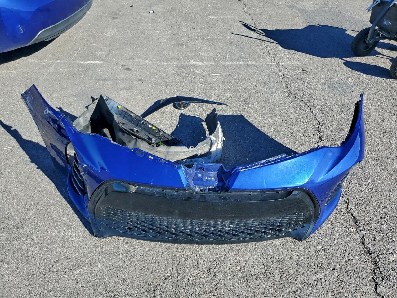 Toyota Corolla L Image 11