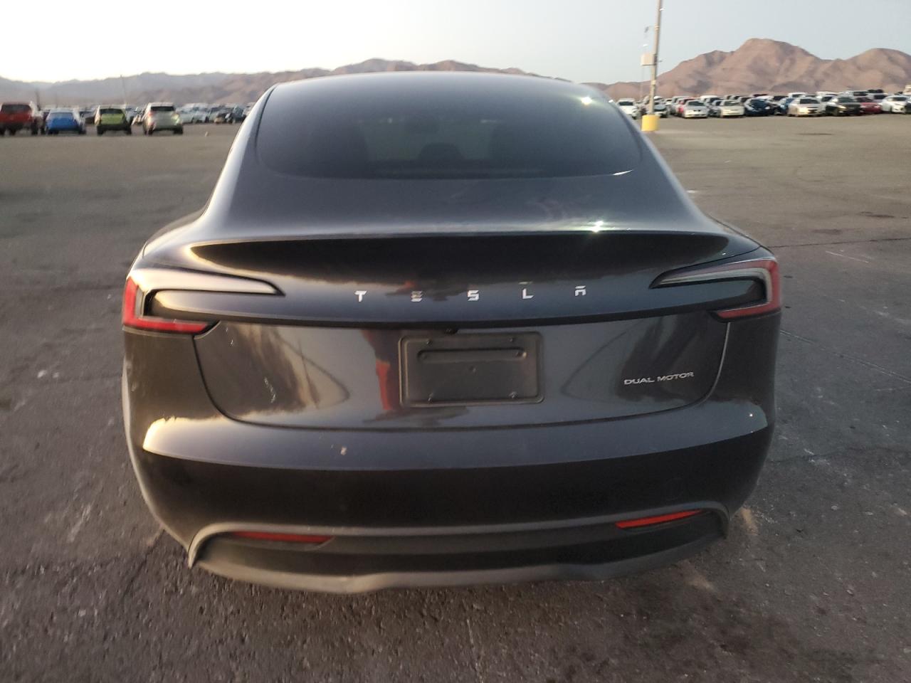 Tesla Model 3 Image 7