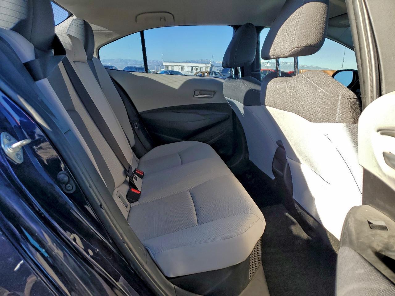 Toyota Corolla Le Image 8