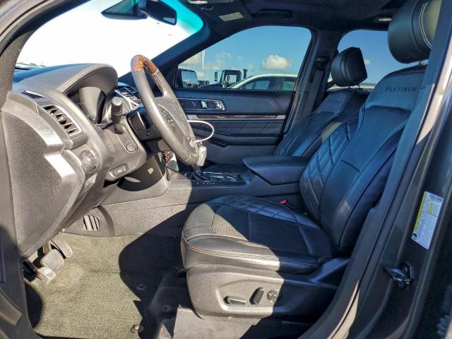 Ford Explorer Platinum Image 12
