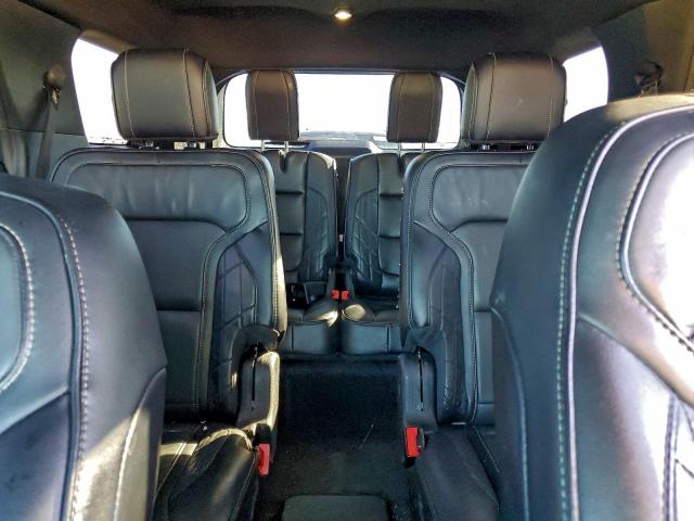 Ford Explorer Platinum Image 4