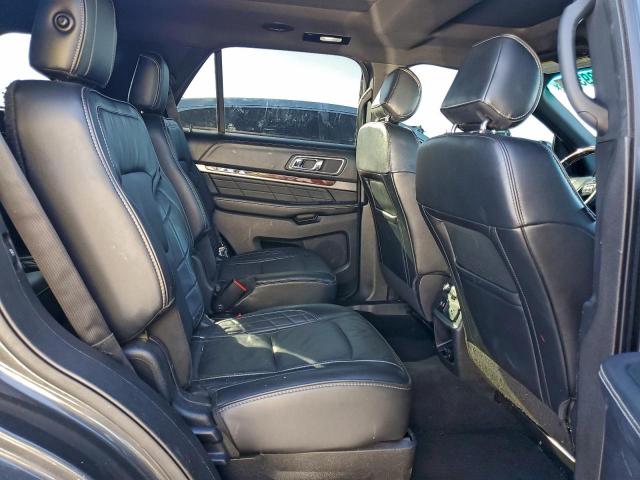 Ford Explorer Platinum Image 7