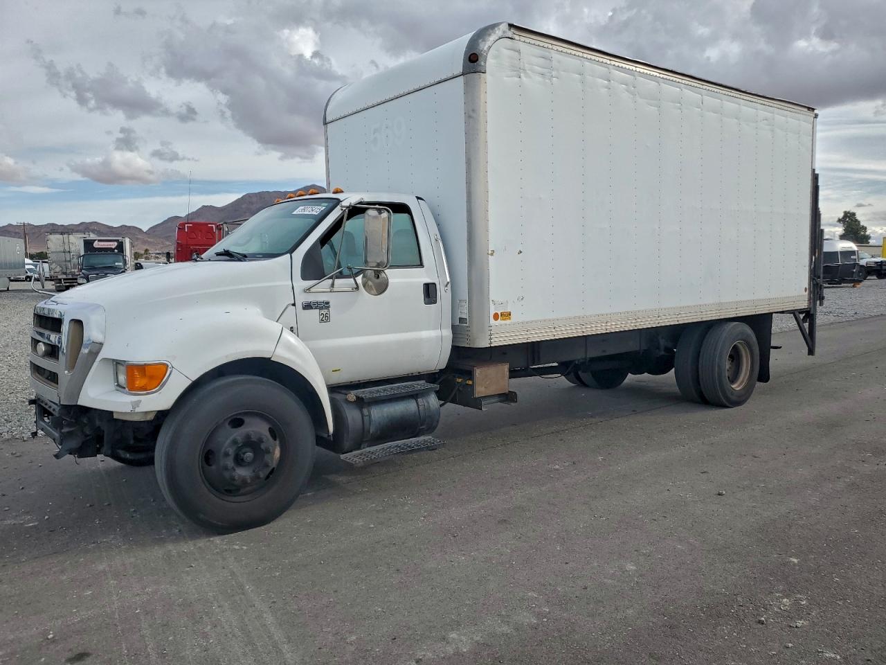 Ford F-650 Super Duty Image 1