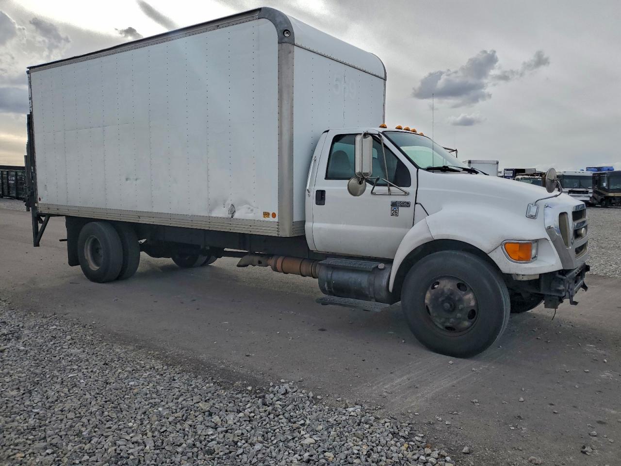 Ford F-650 Super Duty Image 5