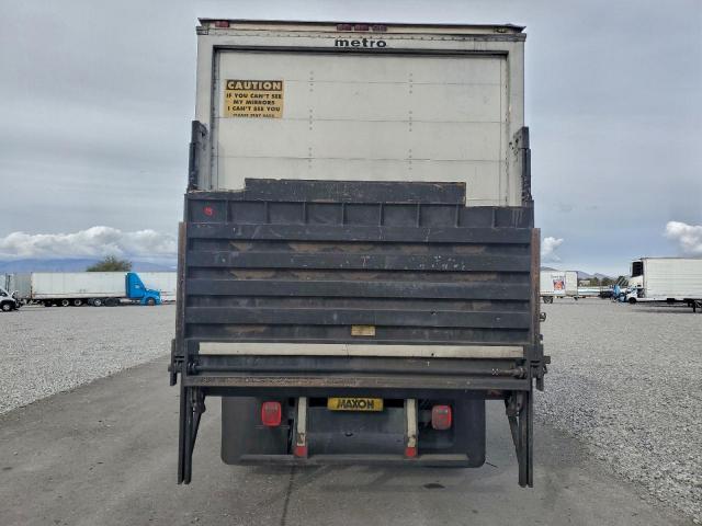 Ford F-650 Super Duty Image 3