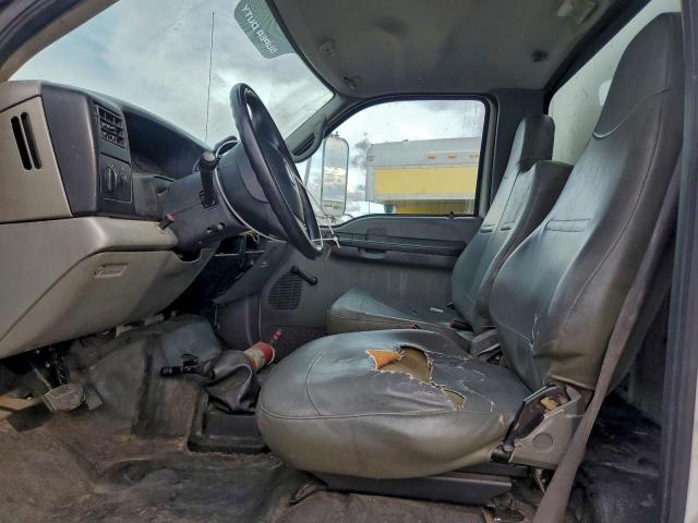 Ford F-650 Super Duty Image 2