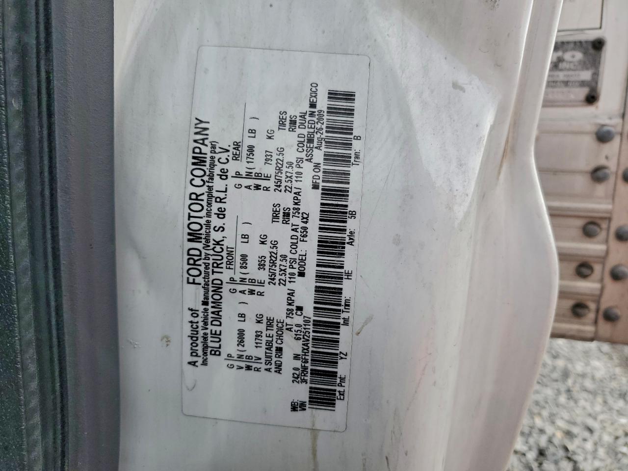 Ford F-650 Super Duty Image 7