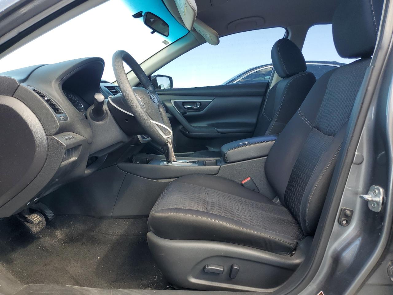 Nissan Altima 2.5 Image 4