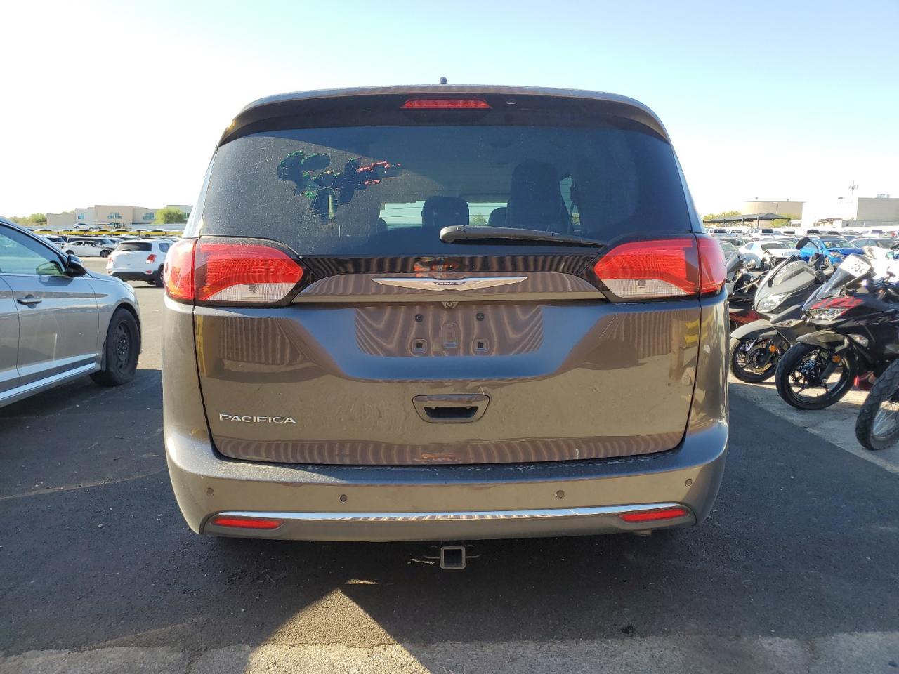 Chrysler Pacifica Touring L Plus Image 11
