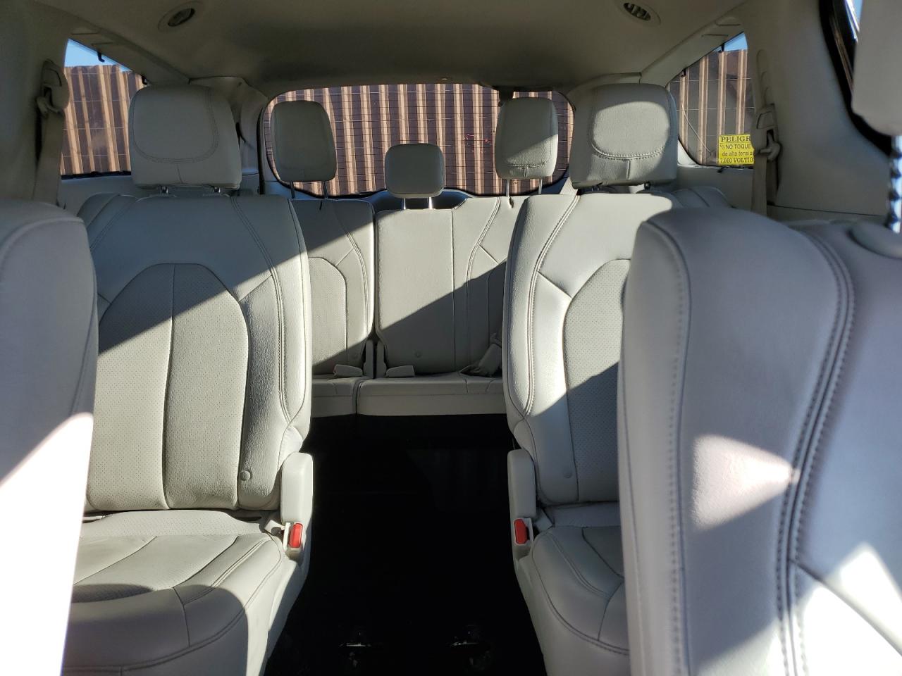 Chrysler Pacifica Touring L Plus Image 9