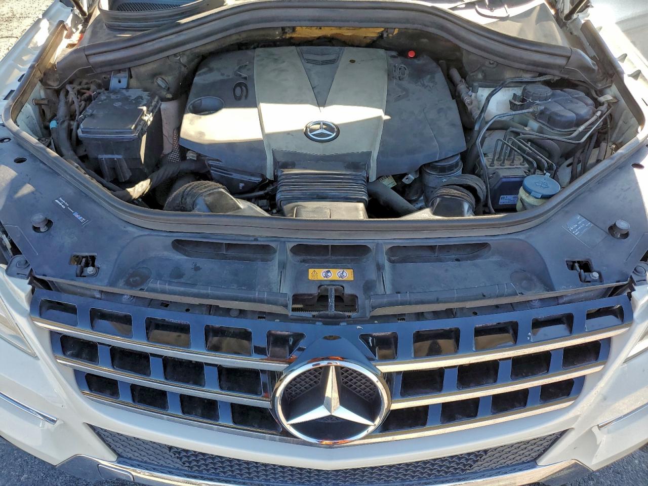 Mercedes-Benz M-Class 350 Bluetec Image 12