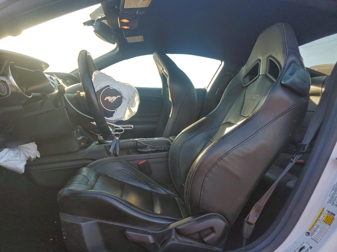 Ford Mustang Gt Image 3