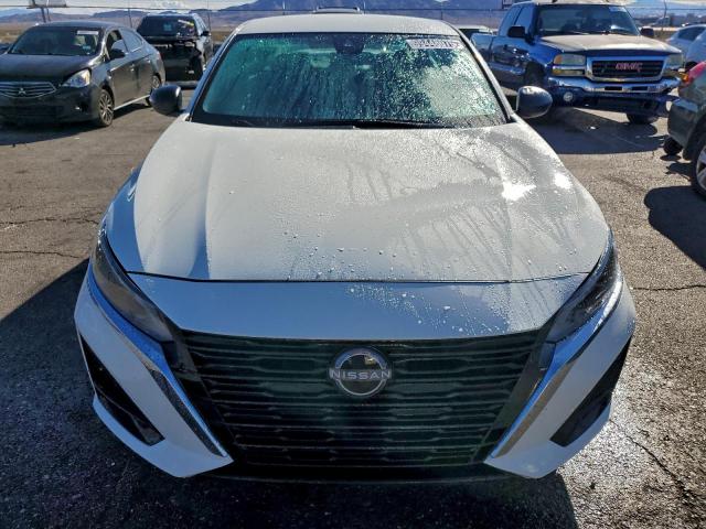 Nissan Altima Sv Image 4