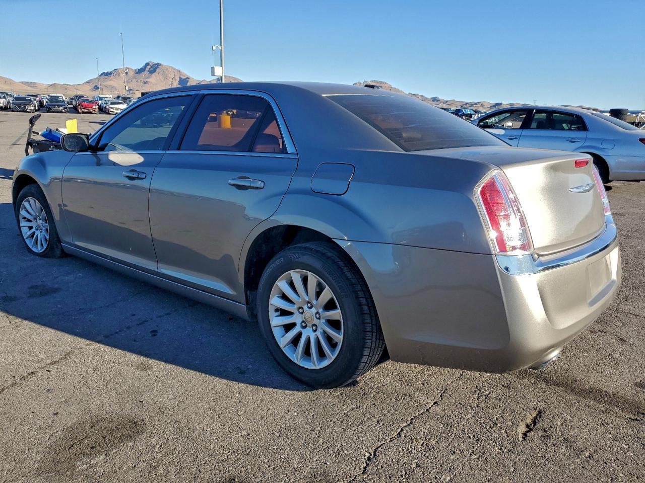 Chrysler 300 Image 12