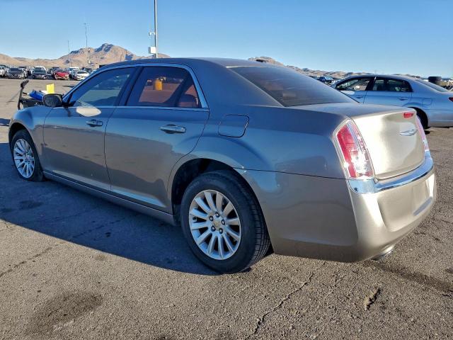 Chrysler 300 Image 12