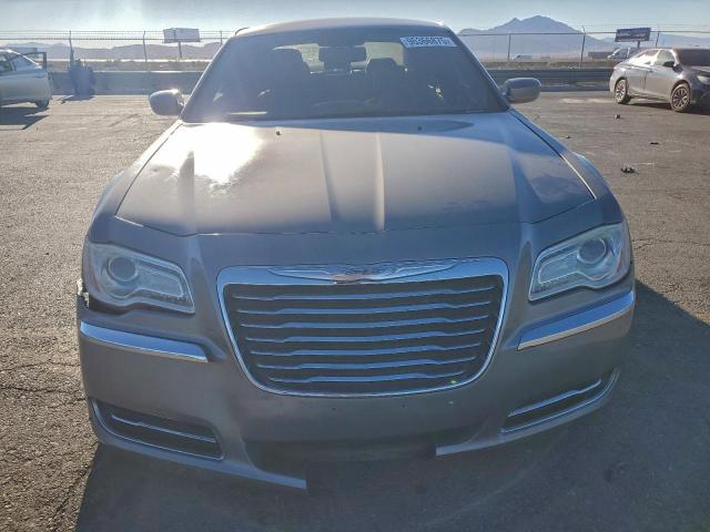 Chrysler 300 Image 10