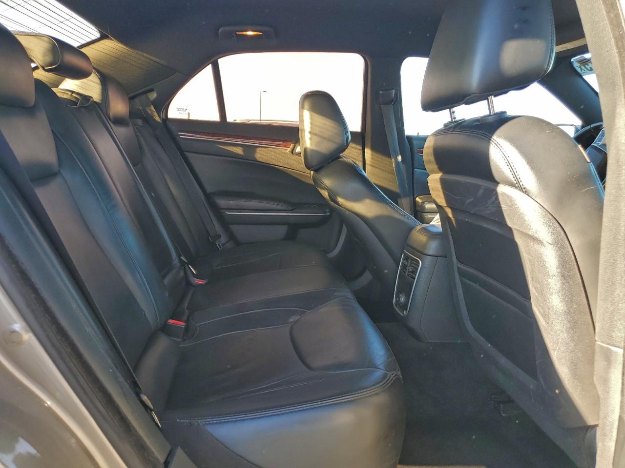 Chrysler 300 Image 6