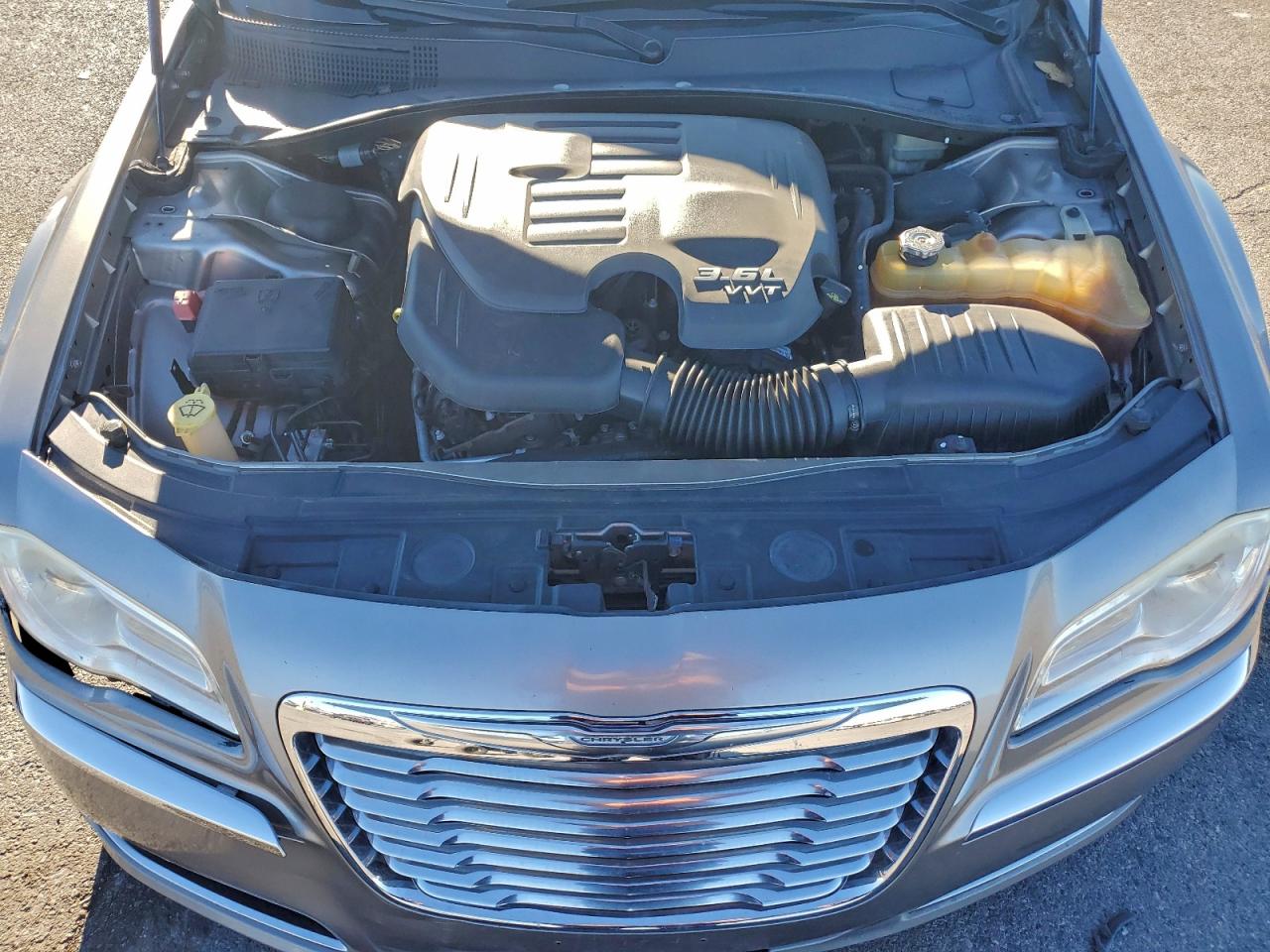 Chrysler 300 Image 9