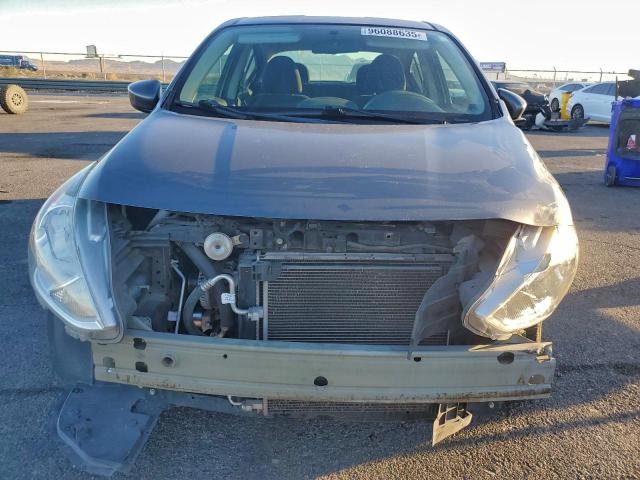 Nissan Versa S Image 5