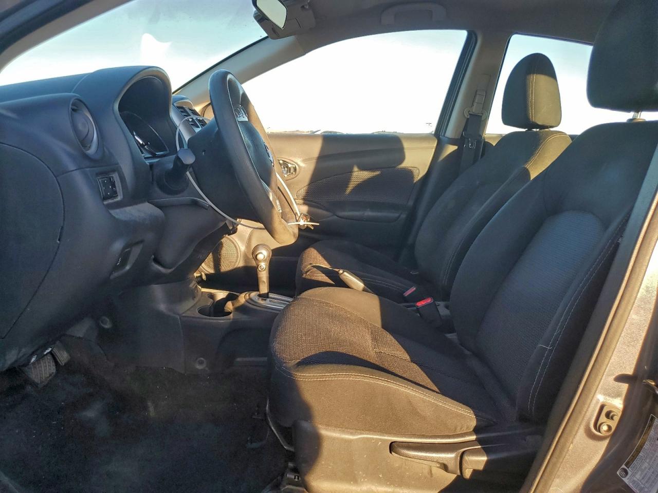 Nissan Versa S Image 8