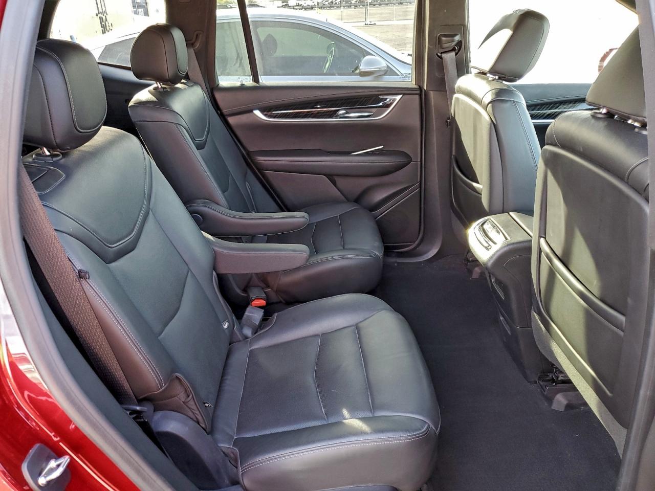 Cadillac XT6 Premium Luxury Image 11