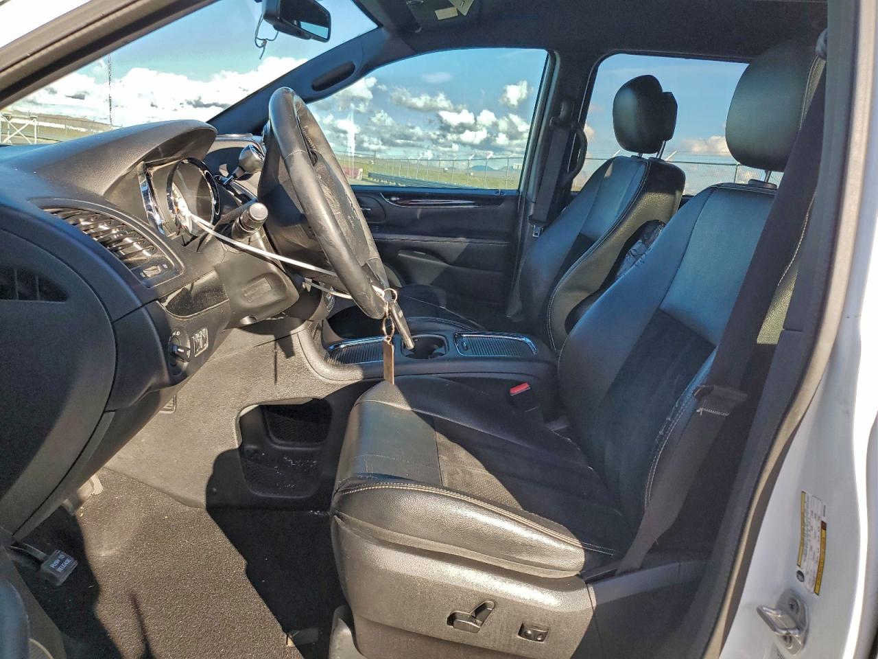 Dodge Caravan Sxt Image 12