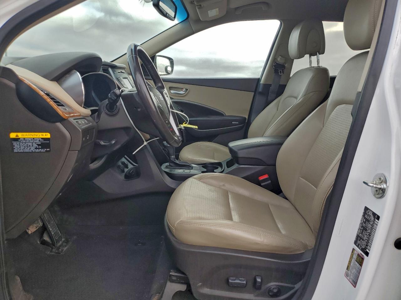 Hyundai SANTA FE Image 12