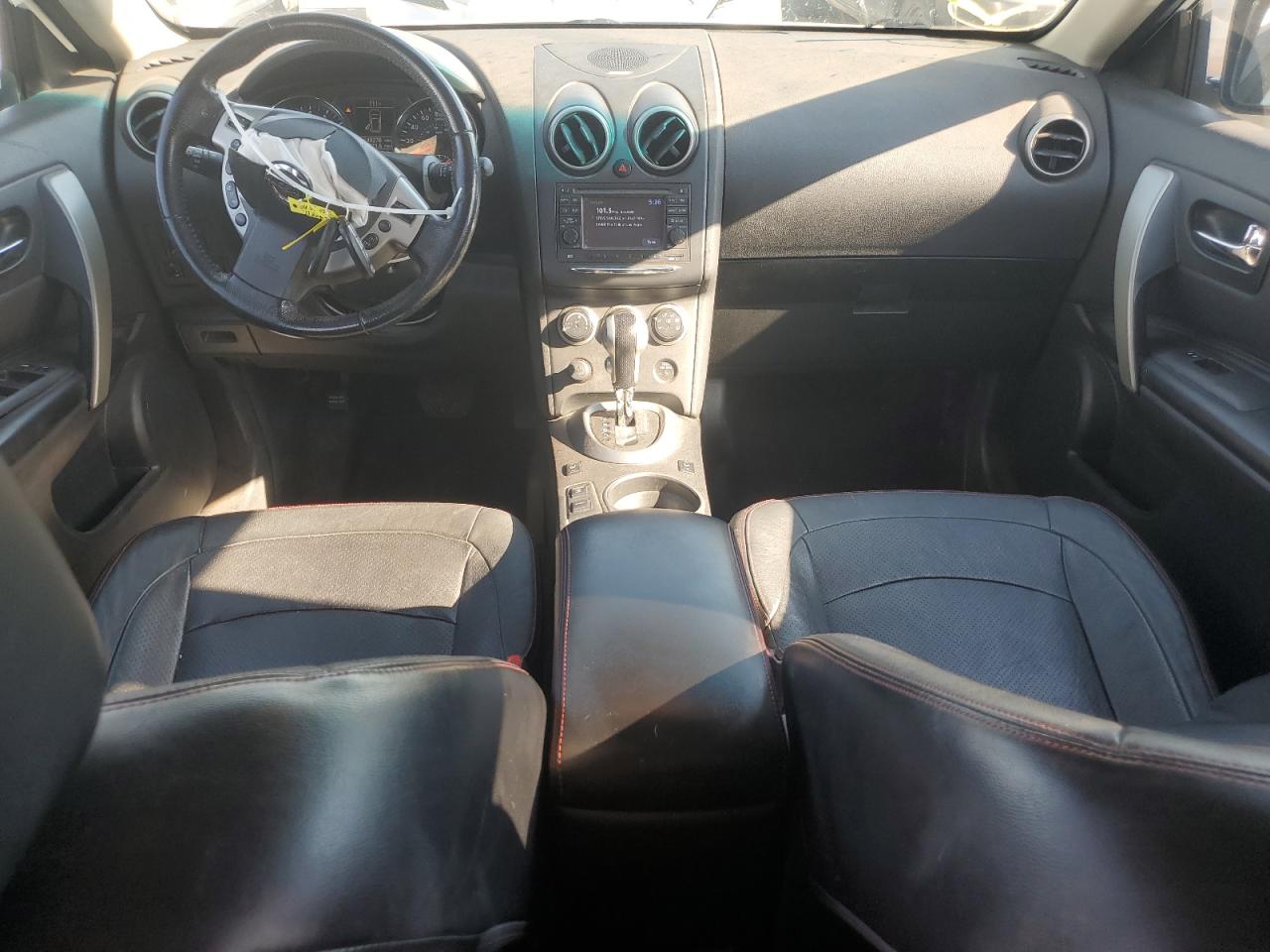 Nissan Rogue S Image 4