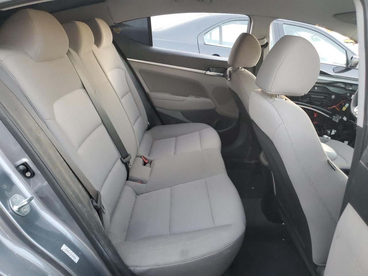 Hyundai ELANTRA Sel Image 11