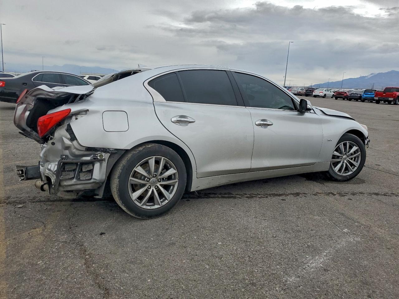 INFINITI Q50 Premium Image 2