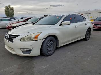  Salvage Nissan Altima