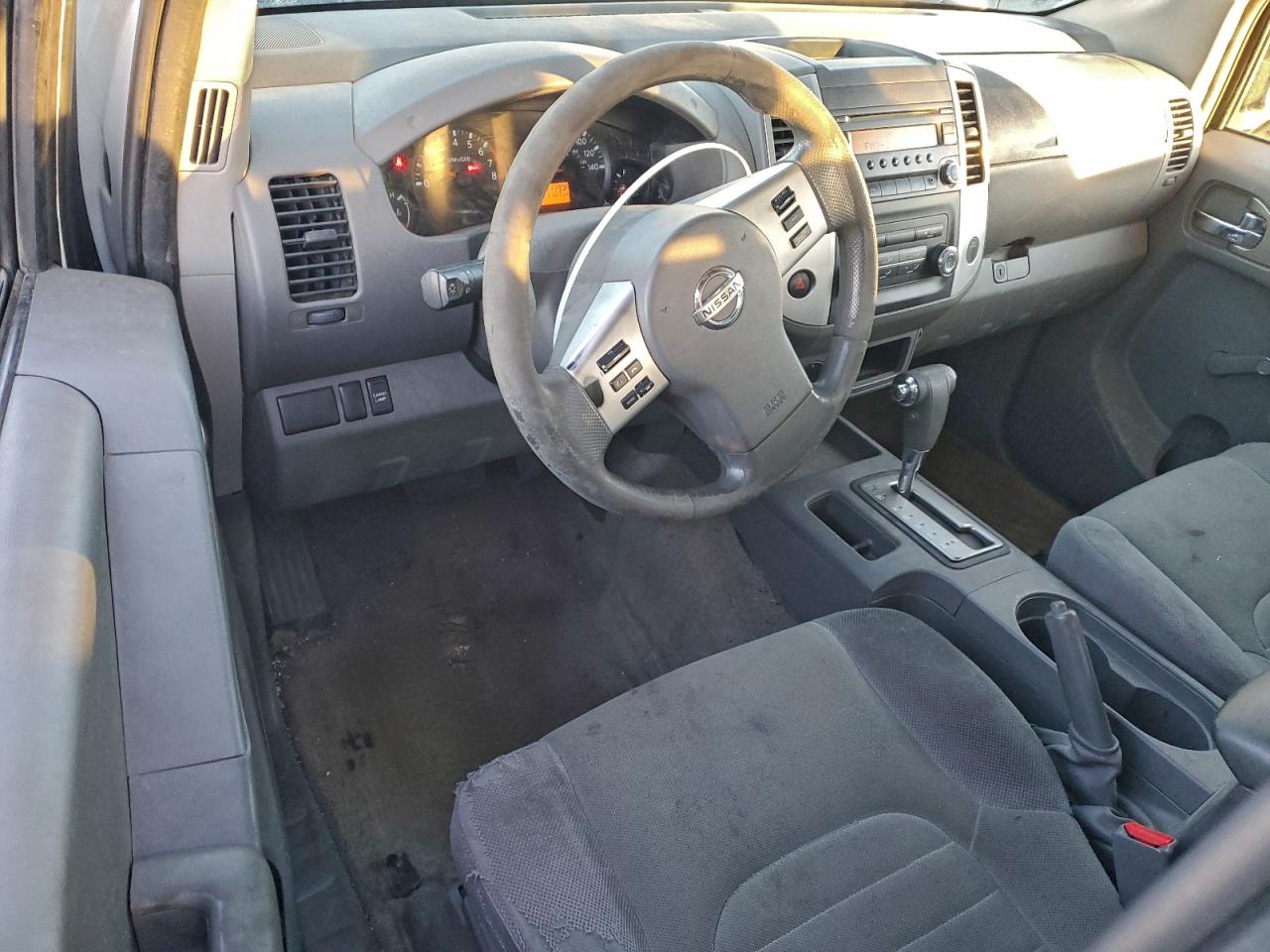 Nissan Frontier S Image 5